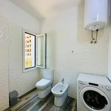 Xhoi Apartment *