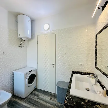 Xhoi Apartment