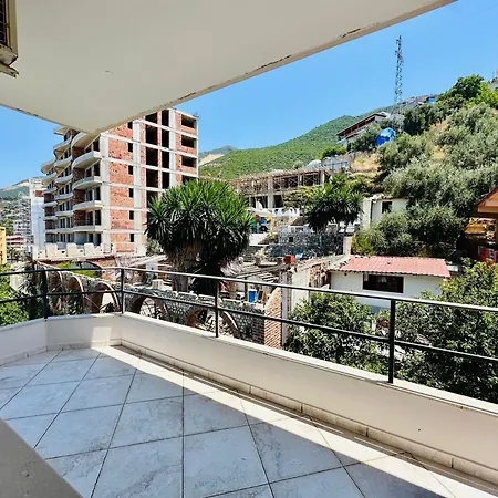 Апартаменты Xhoi Apartment